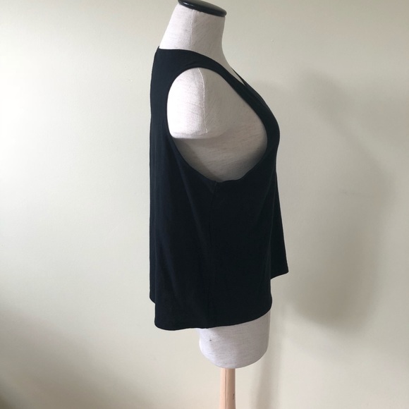 Gap black swing tank top - Picture 3 of 6